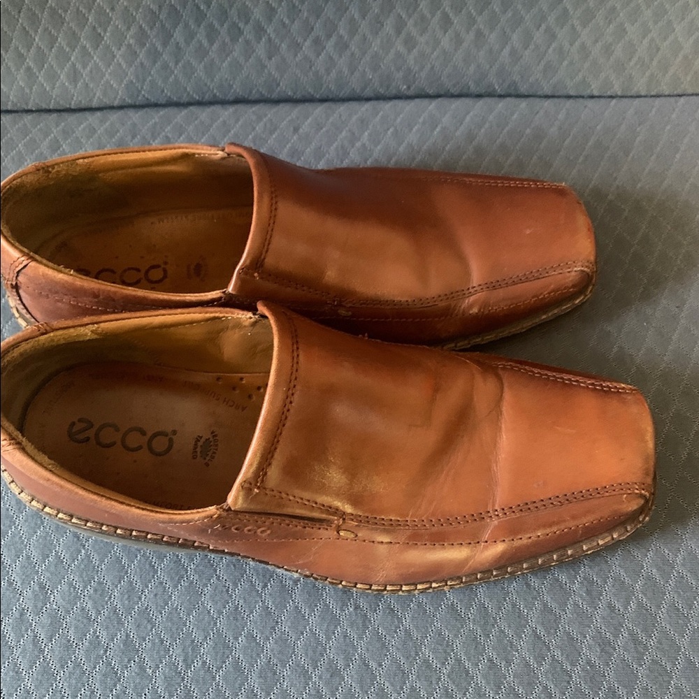 Light brown dress shoes